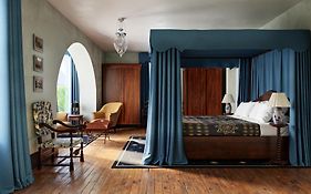 Shenandoah Mansions, An Ash Hotel